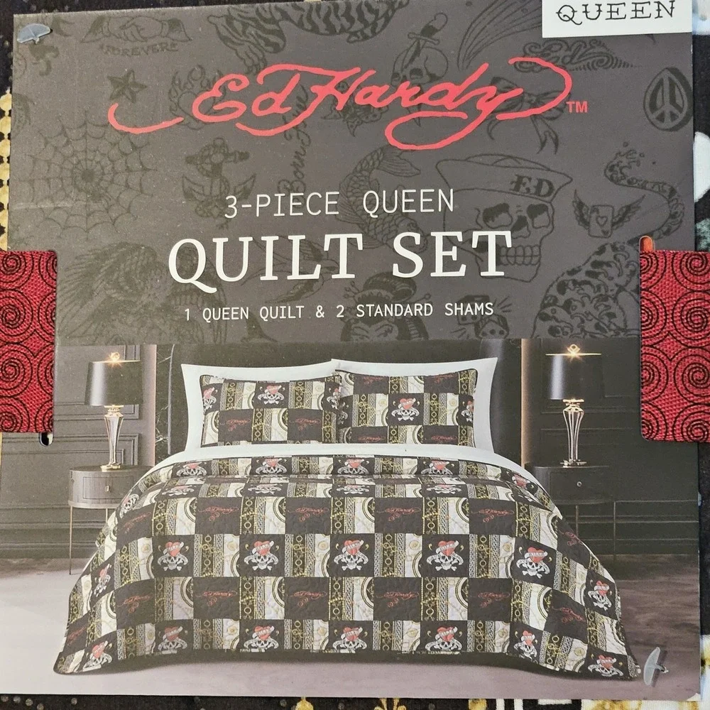 Ed Hardy 3pc Queen Quilt W/2 Shams Set Black Love Kills Skull Chain Print NWT